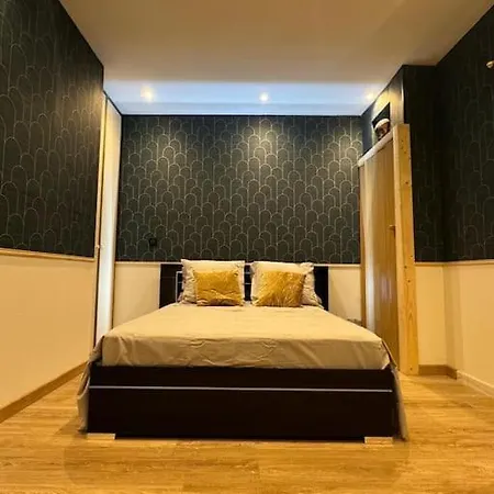 شقة Avec Balcon كولومييه