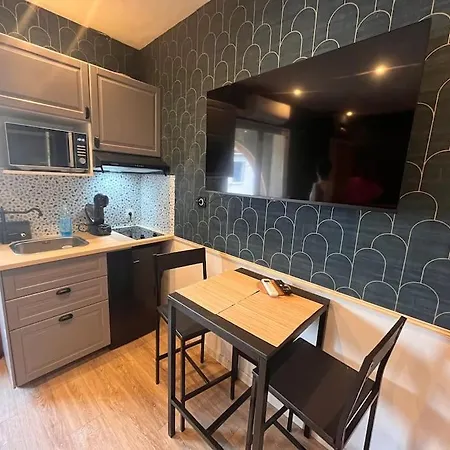 Avec Balcon شقة كولومييه